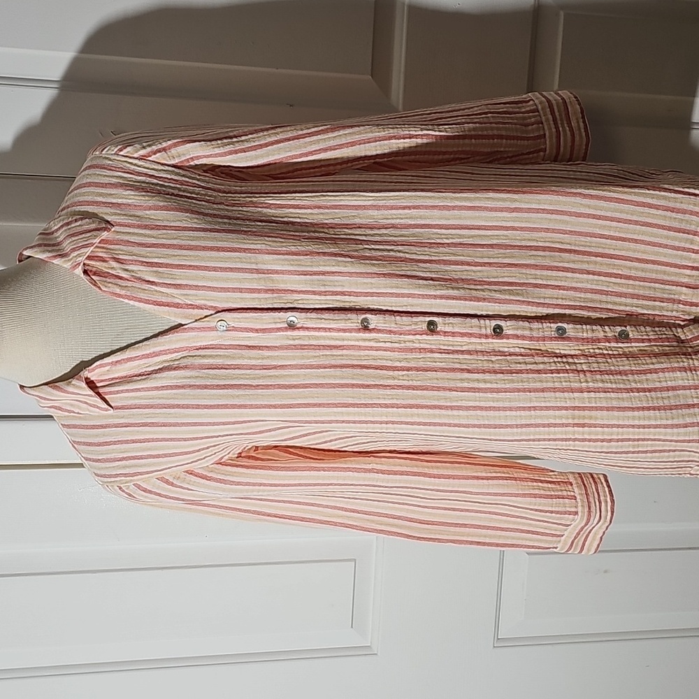 Soft Surroundings Button Down Shirt Long Sleeves. Pearl Buttons Med. Peach/white